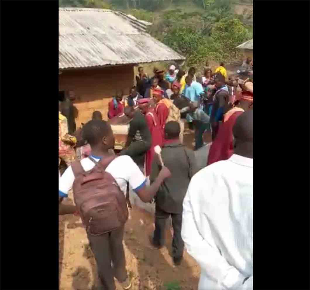Inhumation de Njomi Tchakounté, samedi 1er février 2020, Bazou, département du Ndé / ©CH